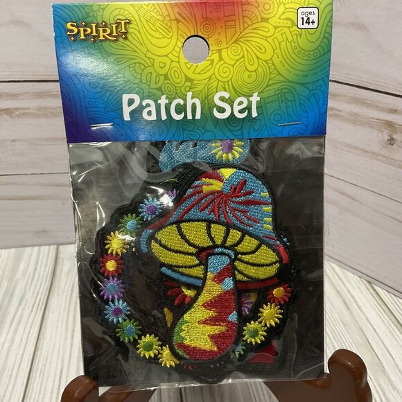 Spirit Halloween Groovy 60's Iron Patch Set Peace, Mushroom, Peace Sign 2pkgs - Picture 2 of 7
